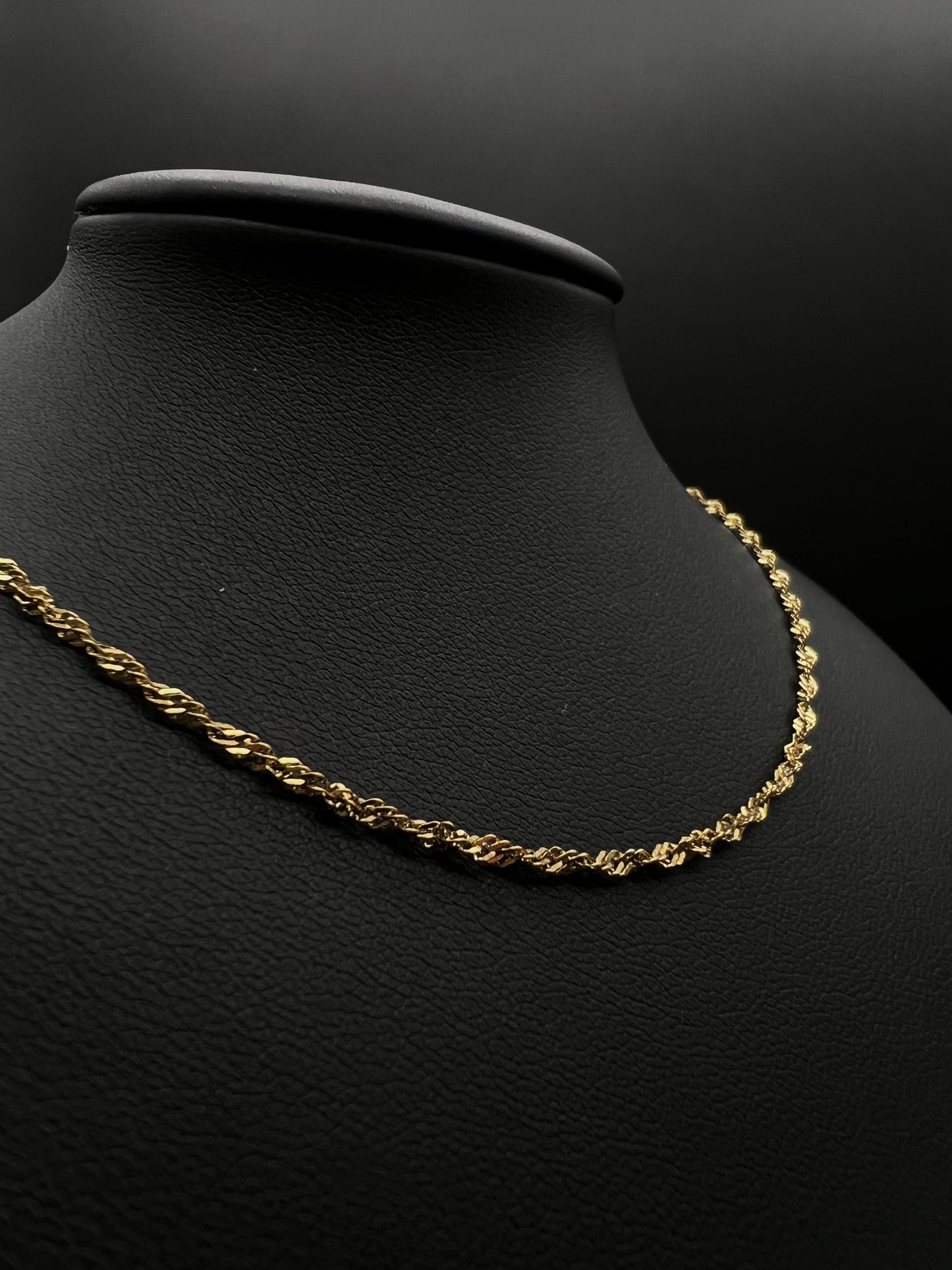 Dainty Twist Chain
